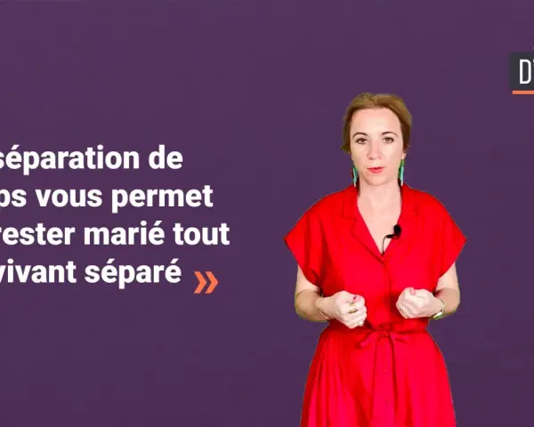 Une femme en robe rouge explique que la séparation de corps permet de rester marié tout en vivant séparé. Avis d'expert.