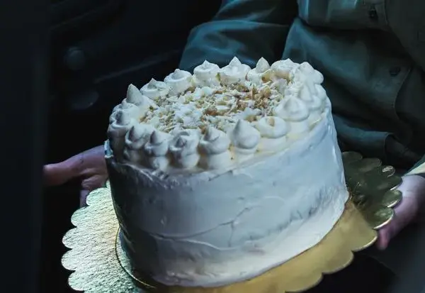 Jak bezpiecznie przewieźć tort? Sprawdzone metody krok po kroku