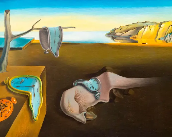 Smältande klockor i ett surrealistiskt landskap, ett klassiskt verk av Salvador Dalí konst.