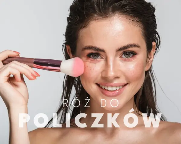 Uśmiechnięta kobieta nakłada pędzelkiem róż do policzków. To najlepszy roz dla Twojej cery!