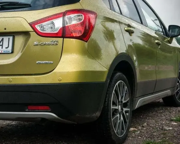 Pojemność baku Suzuki SX4: Classic czy S-Cross? Sprawdź, ile mieści!