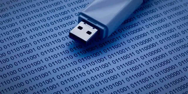 Muzyka z telefonu na pendrive: Android i iPhone krok po kroku