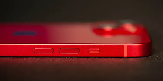 iPhone 13 NFC: Nie szukaj włącznika! Płać i automatyzuj