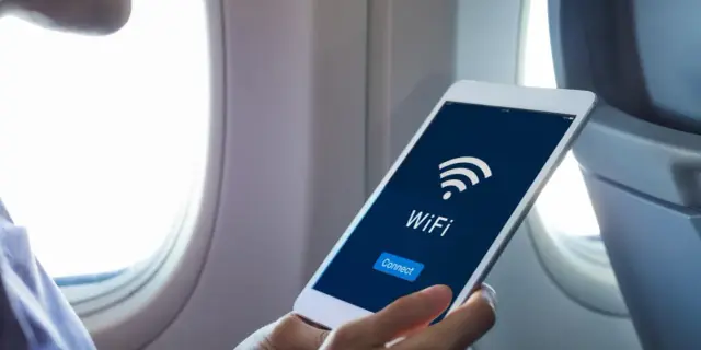 Wi-Fi w Ryanair: Jest czy nie? Jak mądrze latać bez internetu