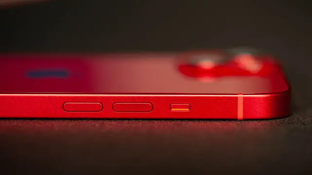 iPhone 13 NFC: Nie szukaj włącznika! Płać i automatyzuj