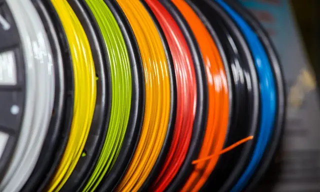 Filamenty 3D: Jak wybrać i dbać o "tusz" do drukarki?