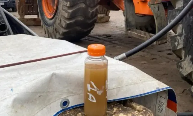 Co ile motogodzin wymiana oleju w koparce? 250 czy 500 mth?