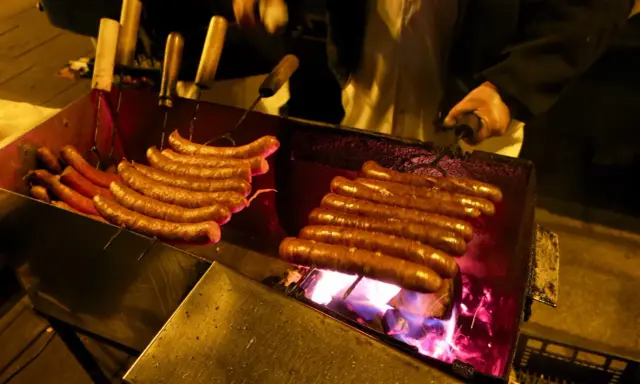 Kiełbasa z Niebieskiej Nyski: Kultowa legenda Krakowa czy warto?