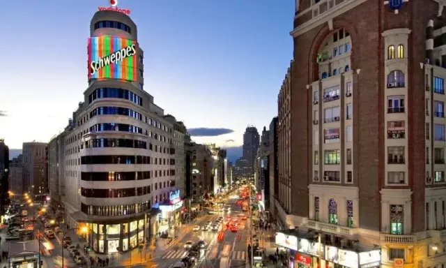 Vincci Capitol Madrid: El hotel icónico con vistas de cine