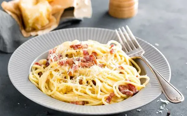Spaghetti z wczoraj? Zamień resztki w pyszny obiad zero waste!