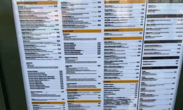McChicken cena 16,20 zł. Klasyczna oferta McDonald's z McChickenem i innymi ulubionymi pozycjami.