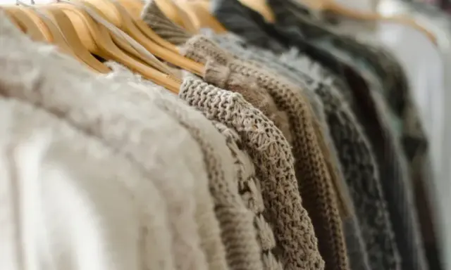 Sfilcowany sweter? Uratuj go! 5 domowych metod i zapobieganie