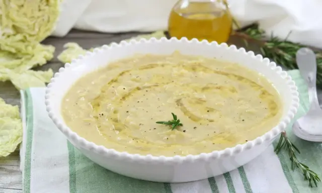 Minestra di Verza: Ricetta Classica, Segreti e Varianti Gustose