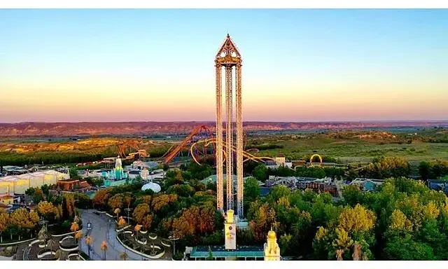 La Lanzadera del Parque de Atracciones: emoción y seguridad en cada caída