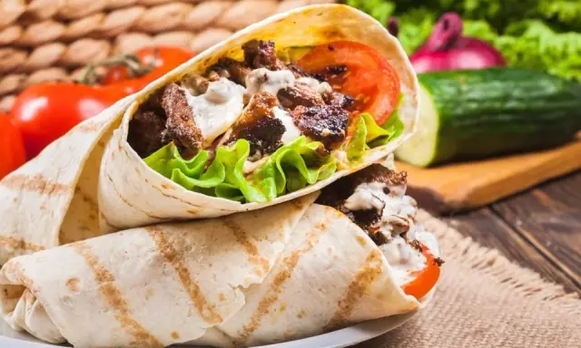 Ile kcal ma kebab na cienkim - zaskakujące fakty o kaloriach
