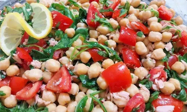 Insalata di Ceci: Ricetta Facile, Veloce e Nutriente