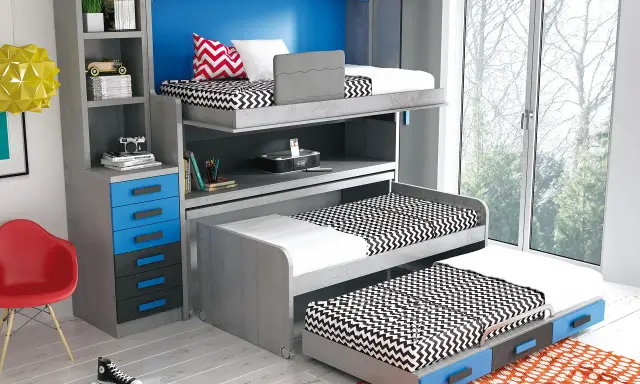 Solución ingeniosa: 3 camas en poco espacio, con literas y cama nido, ideal para habitaciones juveniles.