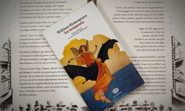 Copertina de "La tempesta" di Shakespeare, con un'illustrazione di Ariel. La tempesta è un'opera che parla di magia e perdono.