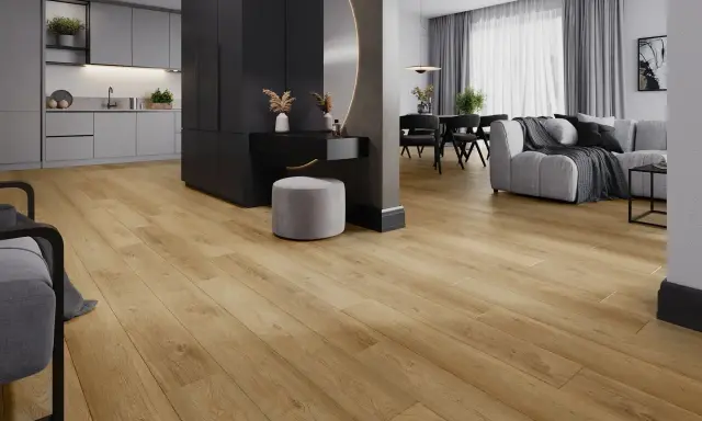 Drewniana podłoga w salonie i kuchni, idealna alternatywa dla paneli winylowych a laminowanych.