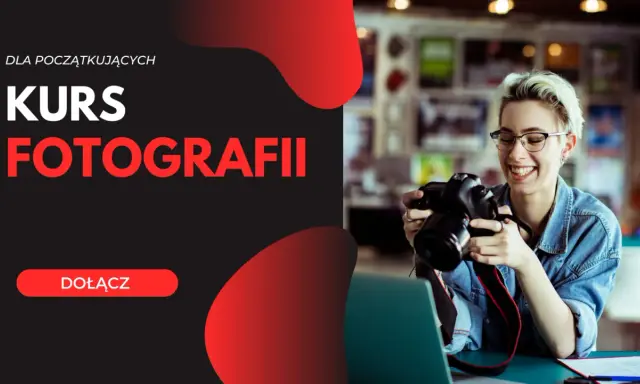 Uśmiechnięta dziewczyna z aparatem, kurs fotografii dla początkujących. To jest fotografia, która inspiruje do nauki.