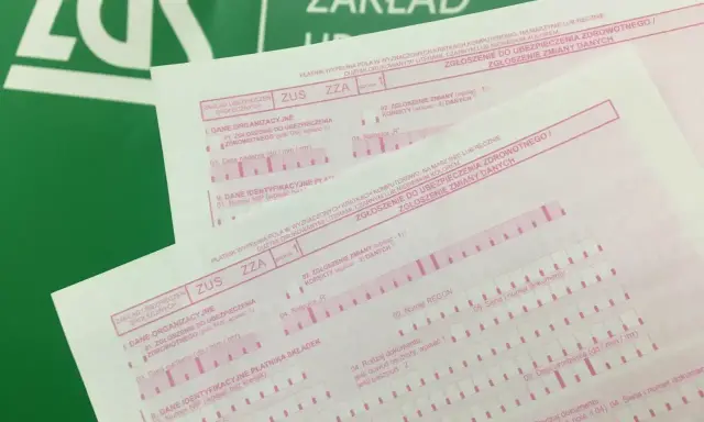 Formularze ZUS ZZA do zgłoszenia do ubezpieczenia zdrowotnego i zmiany danych. Kod wykonywanego zawodu zus jest kluczowy.
