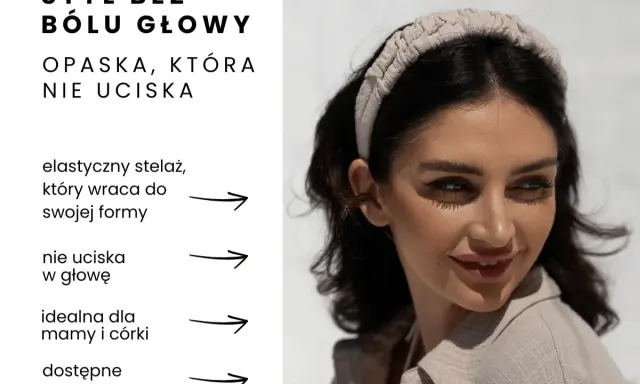 Kobieta z ciemnymi włosami nosi jasną, plecioną opaskę. To srebrna opaska do włosów, która nie uciska głowy, idealna dla mamy i córki.