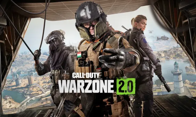 Trzech żołnierzy w pełnym rynsztunku, gotowych do akcji w **Warzone 2.0**. Widok z helikoptera na miasto i morze.