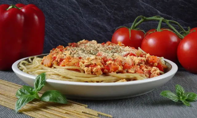 Wege spaghetti z tofu: mój przepis na idealny smak i teksturę