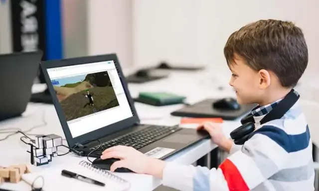 Zajęcia z programowania dla dzieci – najlepsze kursy w Polsce, które zachwycą