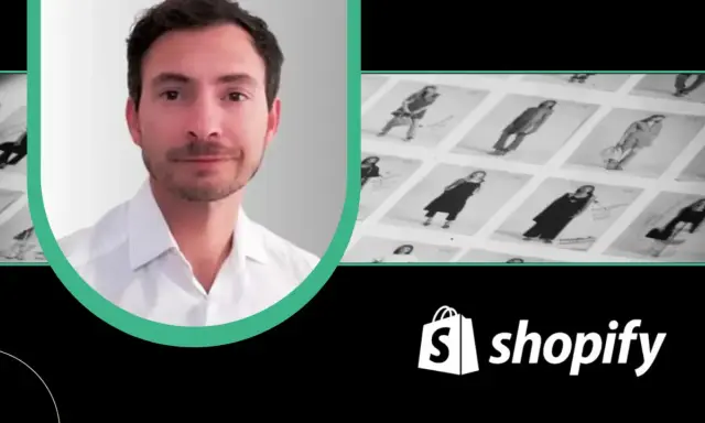Mężczyzna w białej koszuli, obok zdjęcia ubrań, logo Shopify. Idealny do nauki, jak prowadzić swój **shopify kurs**.