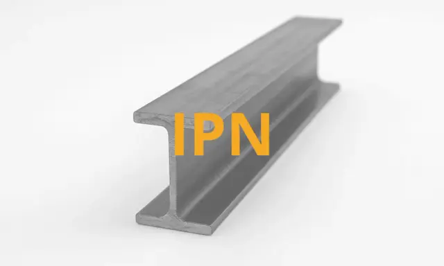 Viga IPN de acero, un perfil metálico en forma de I, ideal para construcciones robustas.