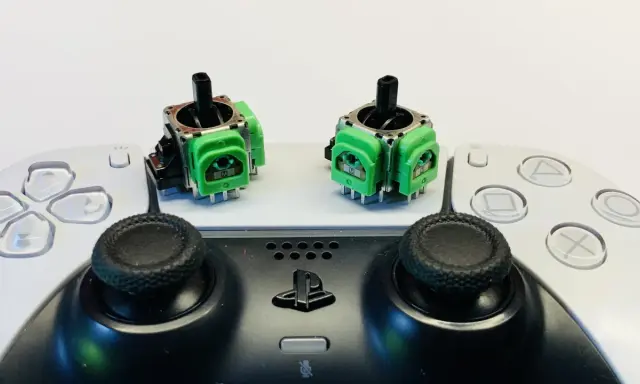 DualSense z PS5: Szybkie parowanie, triki i naprawa problemów