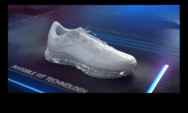 Biały but z technologią Invisible Fit, z widoczną membraną GORE-TEX. Różne rodzaje GORE-TEX zapewniają ochronę w każdych warunkach.