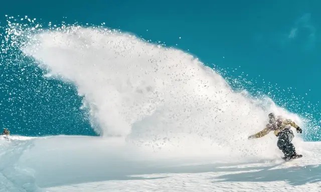 Narty czy Snowboard? Co łatwiejsze na start, a co w progresie?