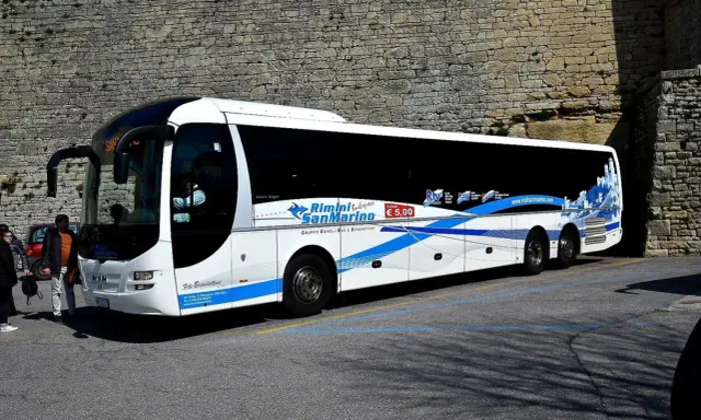 Autobus Rimini San Marino, ideale per un viaggio da Cattolica a Riccione.