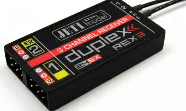 Jeti Rex 3 Duplex 2.4EX 3-Kanal-Empfänger. Dieses Modell ist ein wichtiger Assist für RC-Modelle.