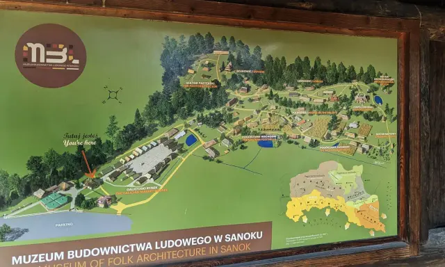 Mapa Muzeum Budownictwa Ludowego w Sanoku. Pokazuje rozmieszczenie sektorów: galicyjski rynek, pastoralny, bojkowski, łemkowski, doliniański, dworski, naftowy i pogórzański.