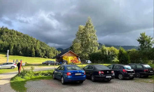 Parking Kasprowy Wierch: Ile kosztuje i jak dojechać do Kuźnic?