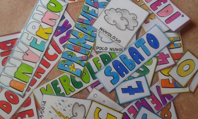 Elementi colorati per un calendario da costruire scuola primaria: giorni della settimana, stagioni, numeri e meteo.