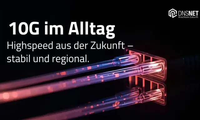 Glasfaserkabel mit leuchtenden Adern, die für 10 Gigabit Highspeed-Internet stehen.