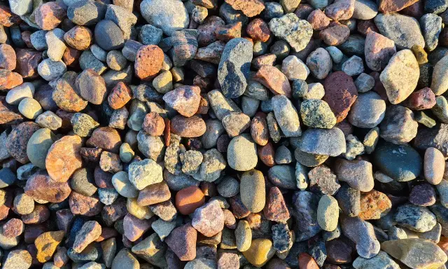 Ile kosztuje kruszywo na drogę? Pełny kosztorys i porady eksperta