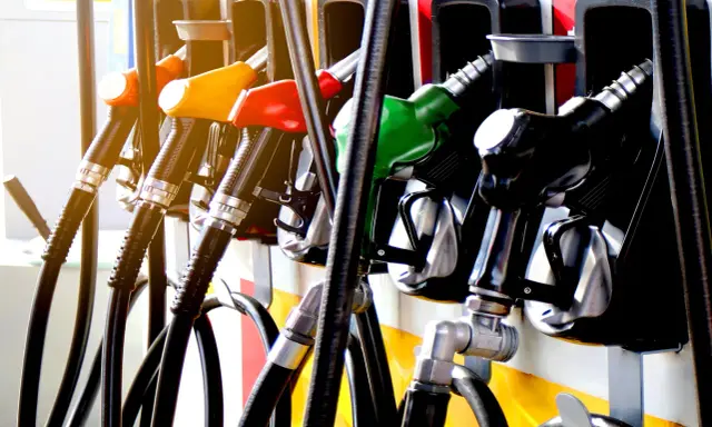 Ile kosztuje diesel (luty 2026)? Aktualne ceny, prognozy i oszczędności