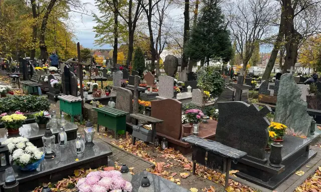 Jak znaleźć grób w Łodzi? Wyszukiwarki i praktyczne wskazówki