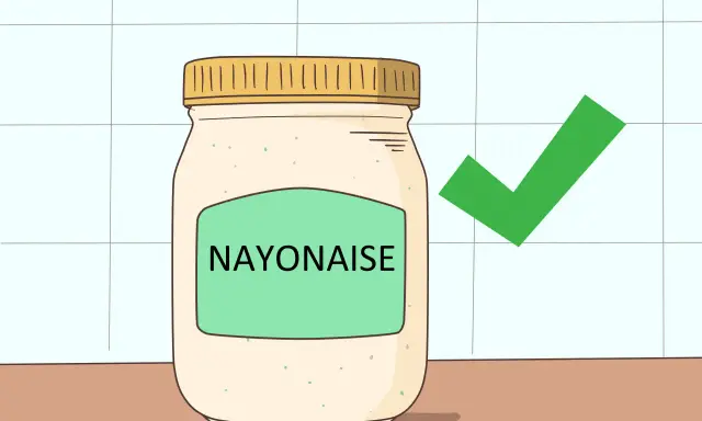 Un pot de mayonnaise avec une coche verte. Une bonne idée pour savoir par quoi remplacer la mayonnaise.