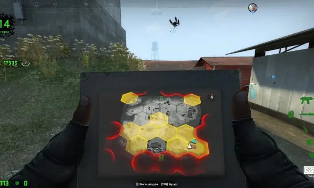Gracz w CS GO Danger Zone analizuje mapę z zaznaczonymi strefami zagrożenia. 14 wrogów, 1750$.