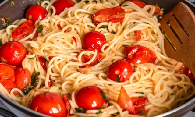 Spaghetti z rukolą: Obiad w 20 minut? Poznaj mój sekret!