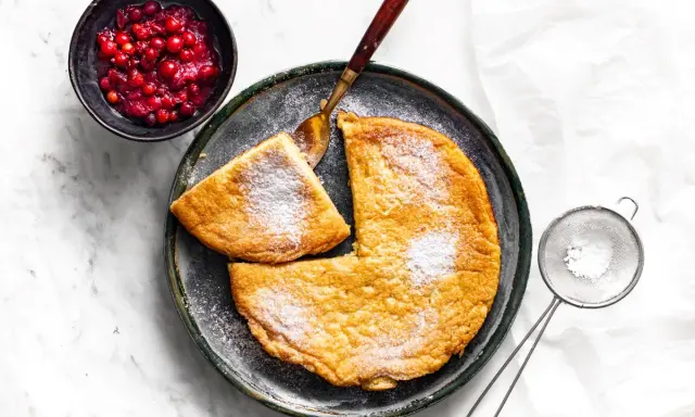 Puszysty omlet na słodko: przepis krok po kroku + sekrety idealnej puszystości