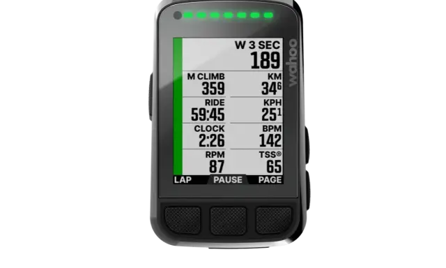 Wahoo ELEMNT Bolt z polskim menu. Wyświetla dane o jeździe: przewyższenie, czas, prędkość, tętno i inne.