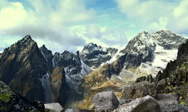 Tatry dla początkujących: Jak bezpiecznie zacząć górską przygodę?