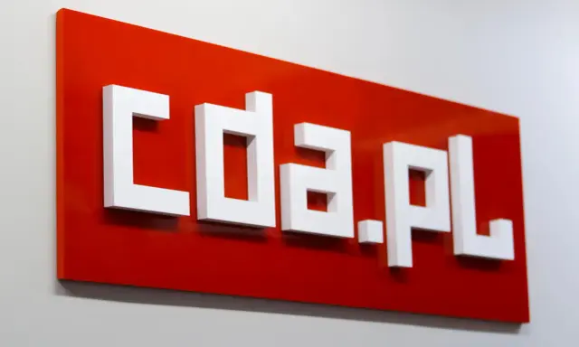 CDA czy Netflix: która platforma lepsza? Porównanie ofert, cen i opinii